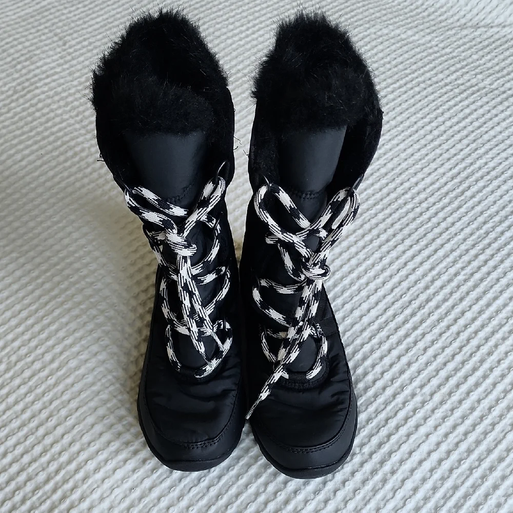 Sorel Women's Black Snow Boot with Faux Fur Trim - Picture 4 of 8